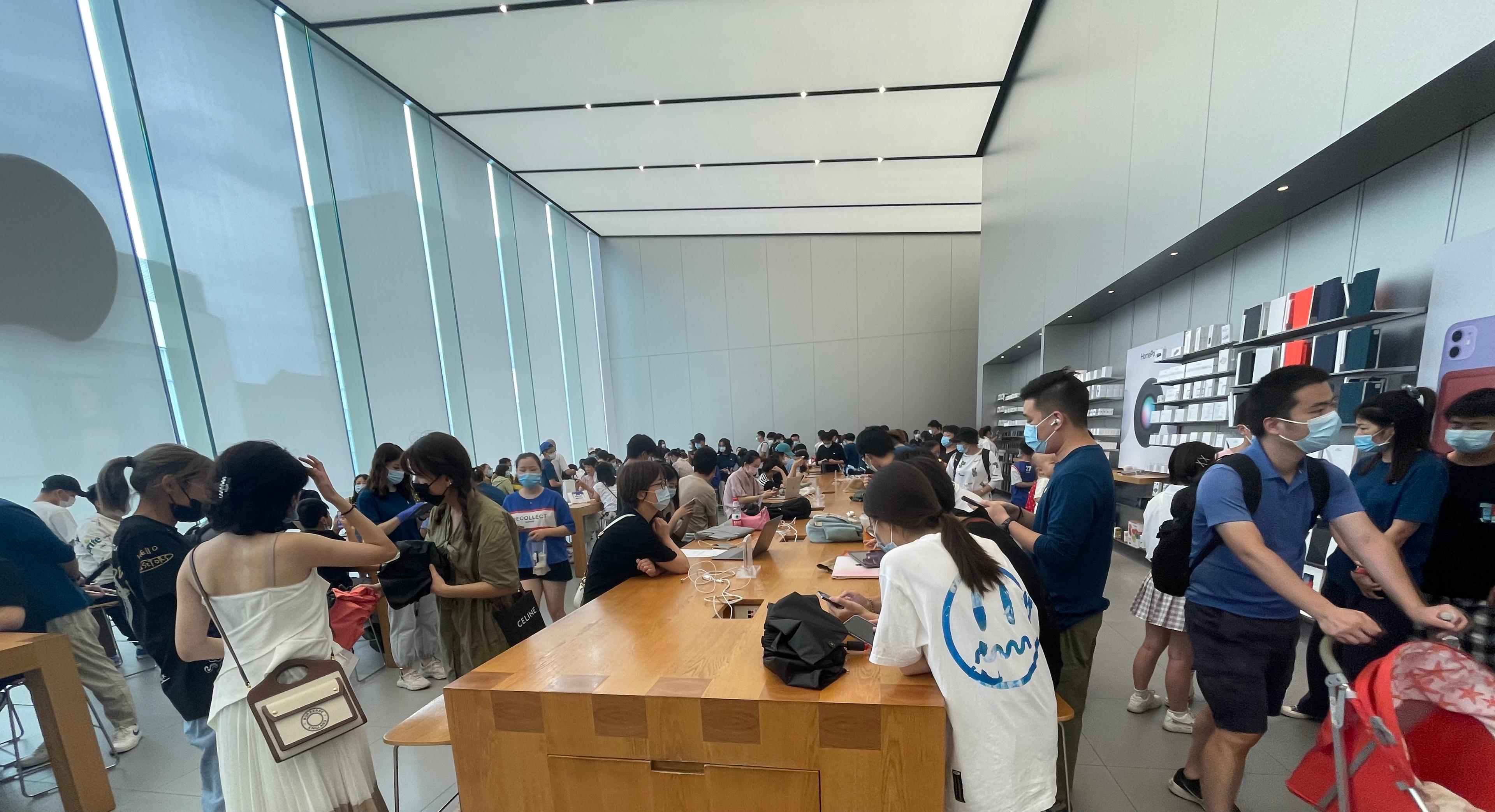 Apple Store at West Lake